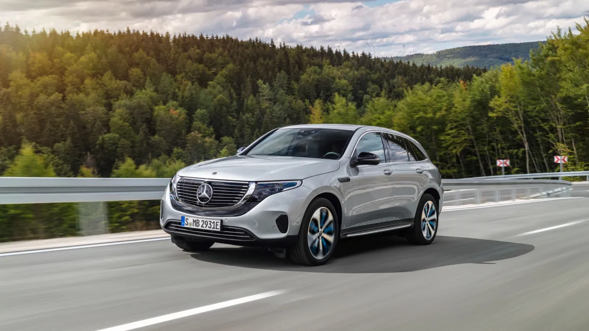 Mercedes eqc 400 deals battery