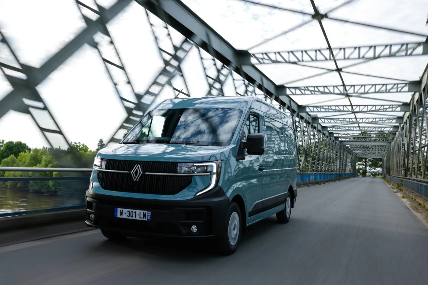 Renault Master E-Tech | Review | Van reviews