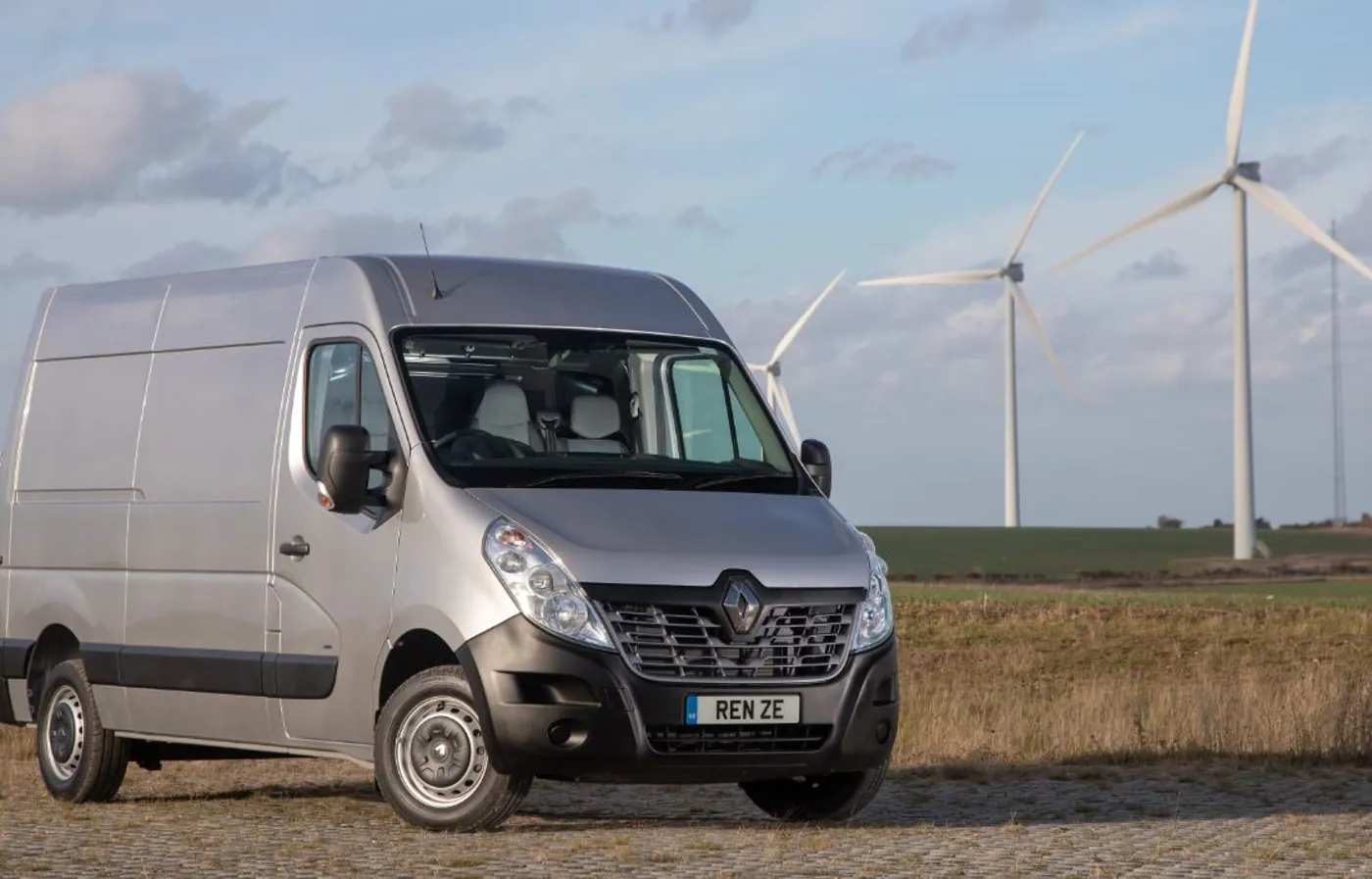 Renault master shop ze price