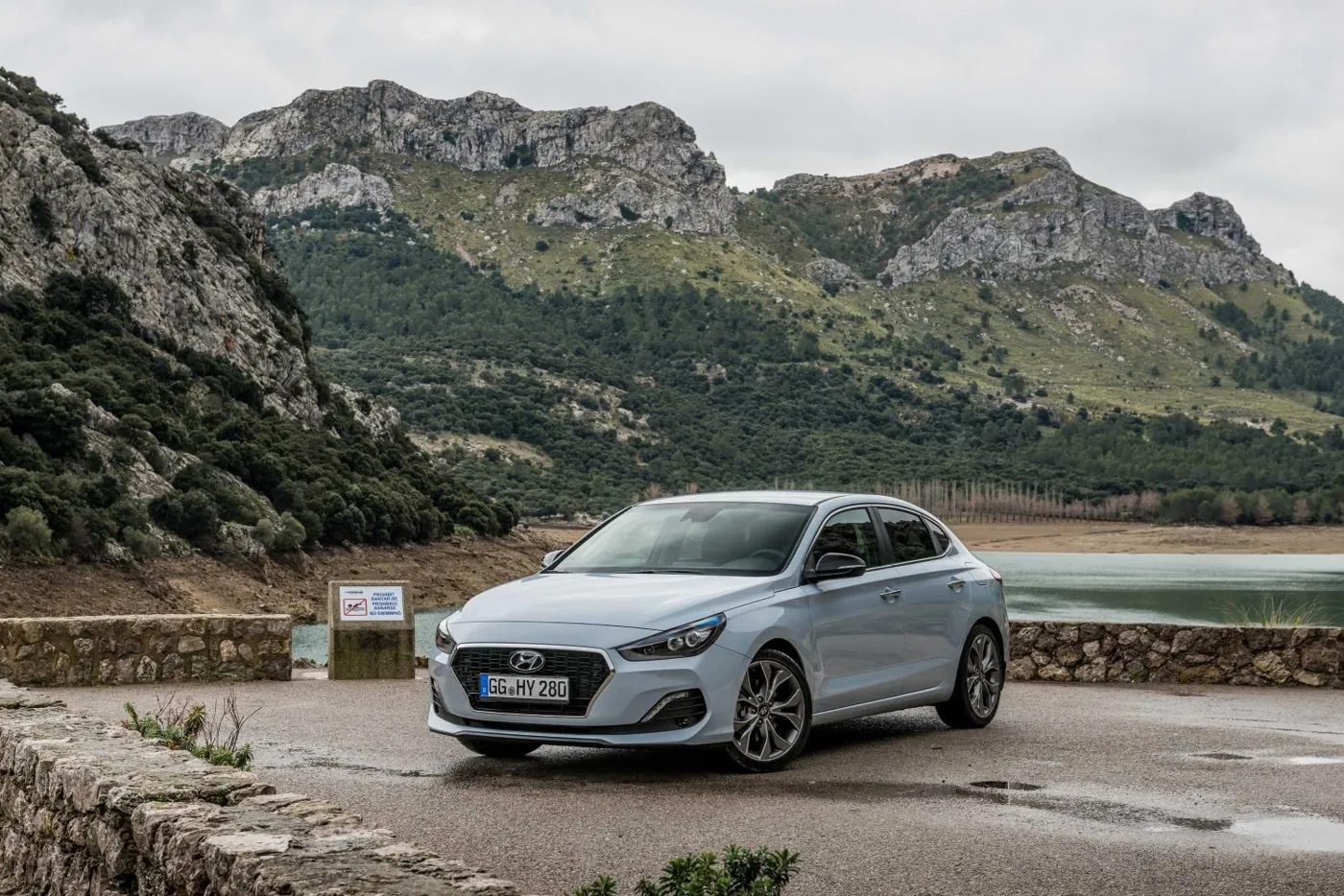 Hyundai i30 Fastback (2018) review
