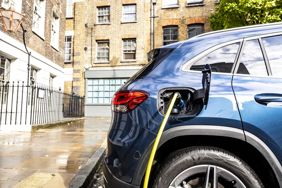 The Complex Challenges of EV Charging Infrastructure Rollout - EE