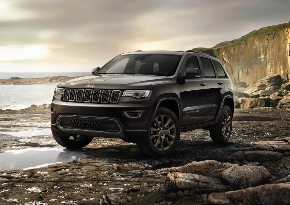 2021 Jeep Grand Cherokee Teased Ahead Of Tomorrow's Debut | Carscoops