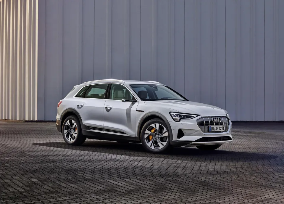 Audi e tron 55 vs deals 50