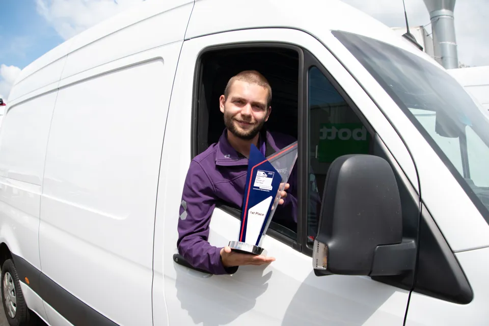 Logistics UK reveals van driver of the year 2021 winner