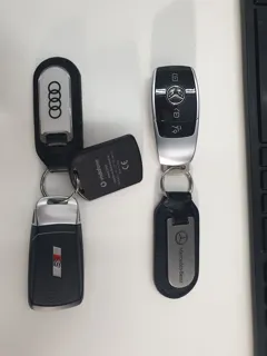 Keyless entry car keys