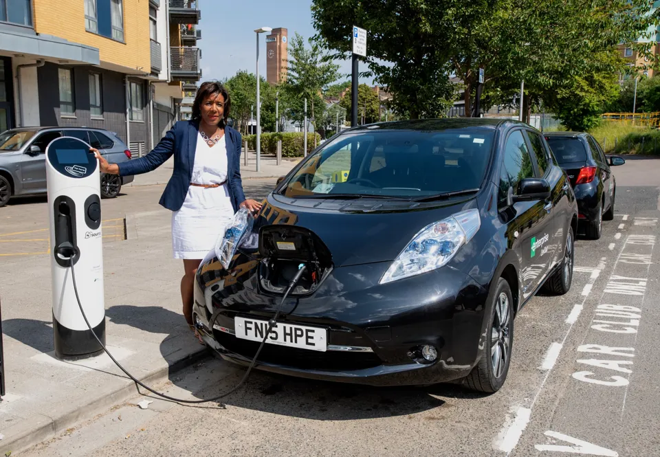 Councillor Denise Scott McDonald with a Nissan Leaf