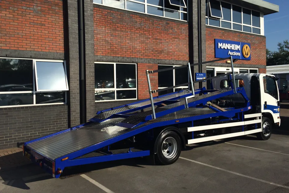 Manheim Isuzu transporter