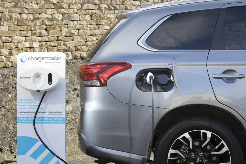 Outlander PHEV charging