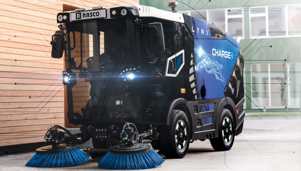 Lynx Charge compact sweeper